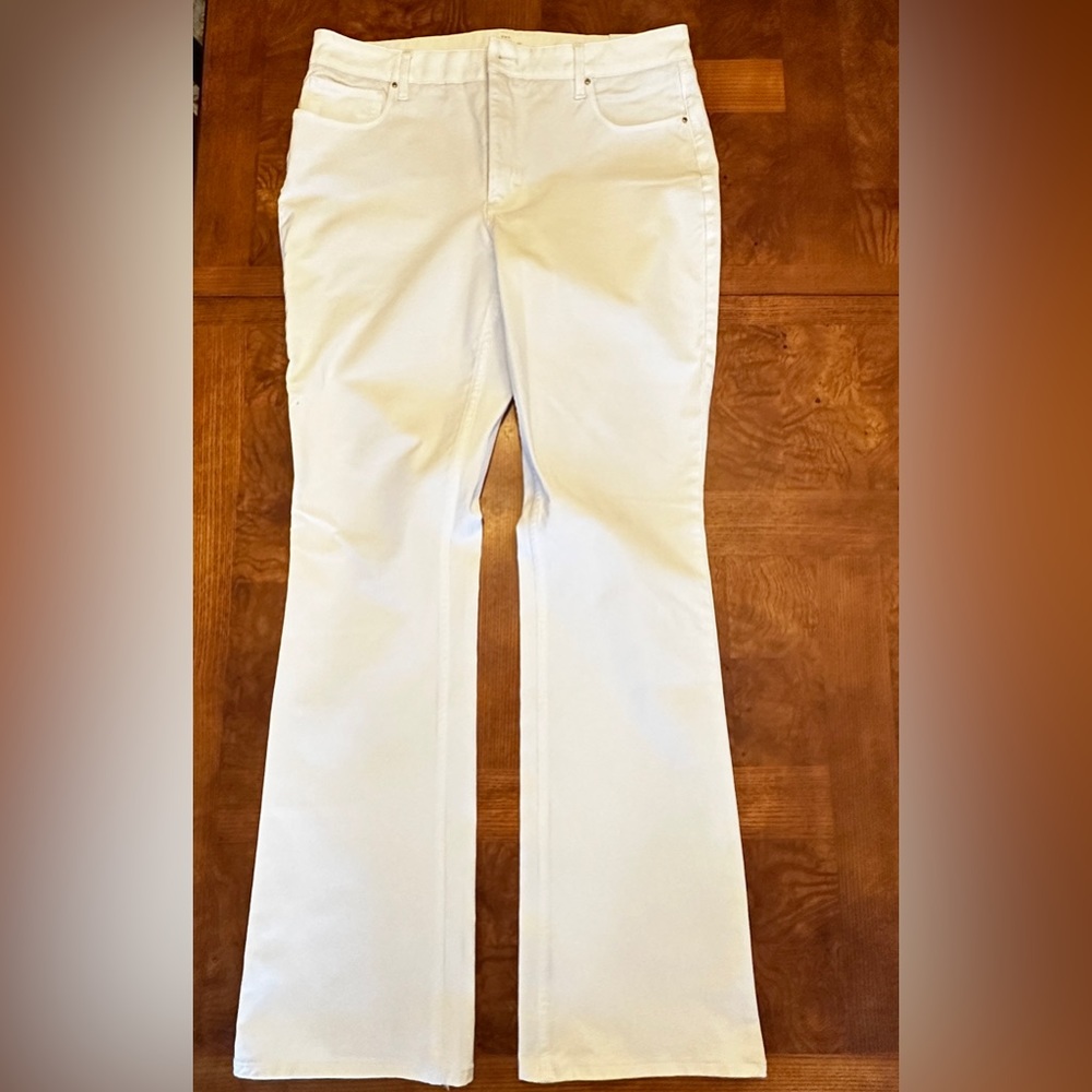 NWT-White House Black Market, The Sculpt. Boot Cut Jean. White. Size 14R